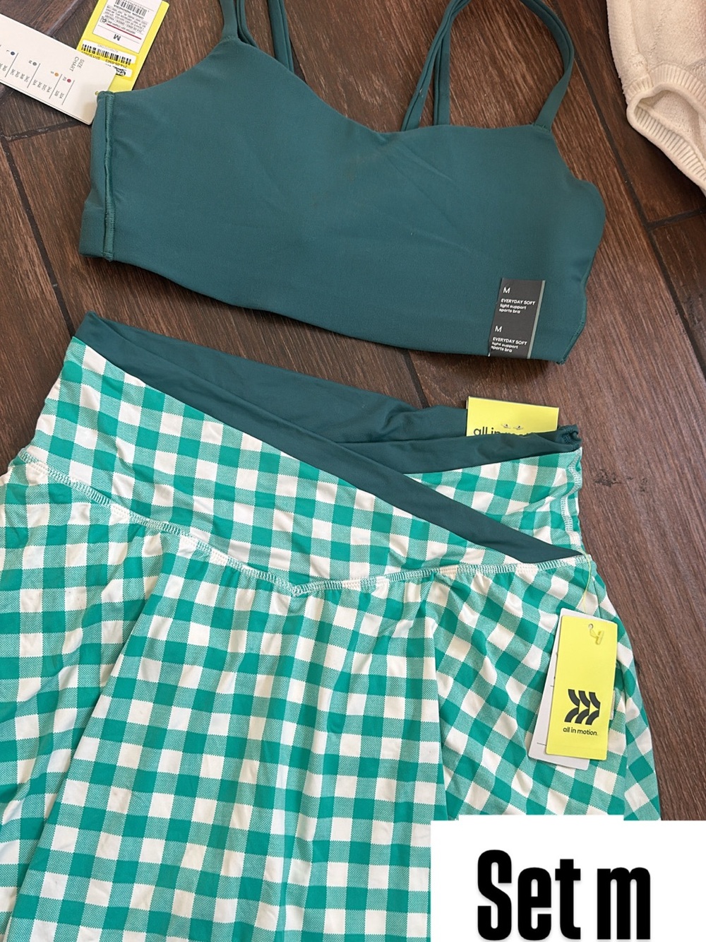 all in motion Teal & White Gingham Skirt with Teal Crop Sports Top - Picture 1 of 2
